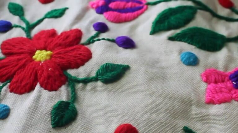 Tapicería artesanal: Embellece tus muebles con tela de brocado